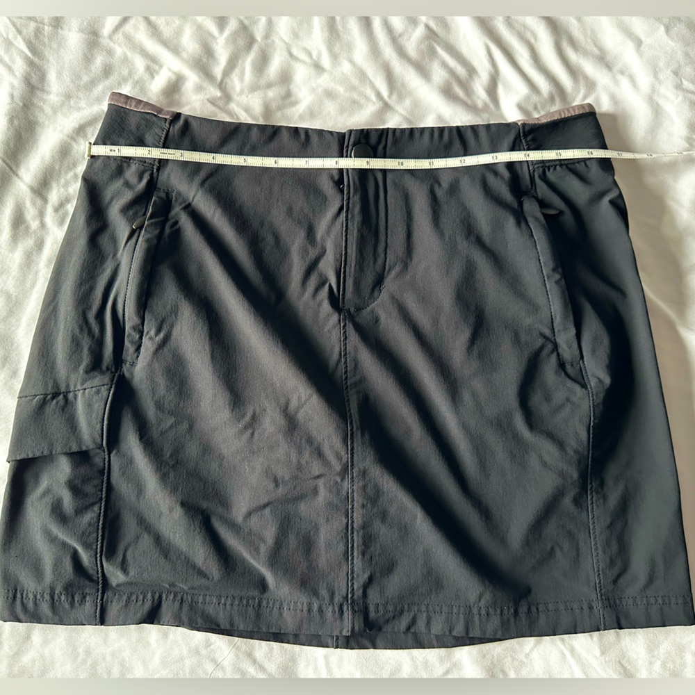 Columbia OmniShield Skort EUC Size 12  Black